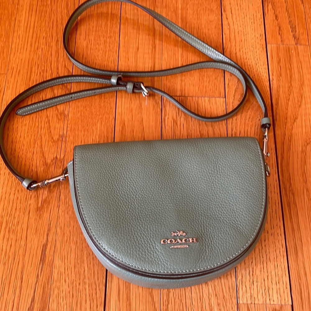 Crossbody purse